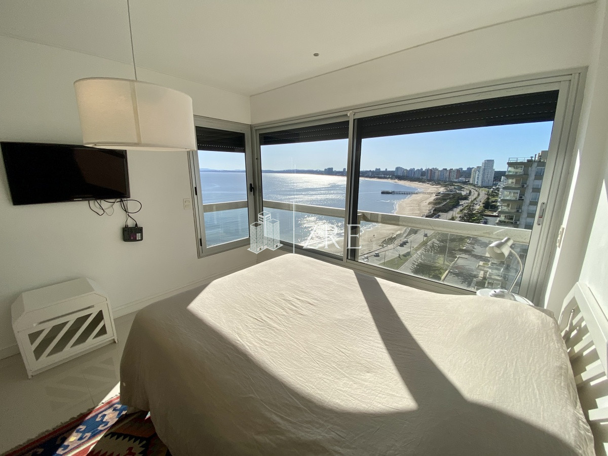 Apartamento ID.462 - Venta apartamento 4 dormitorios playa mansa Punta del Este