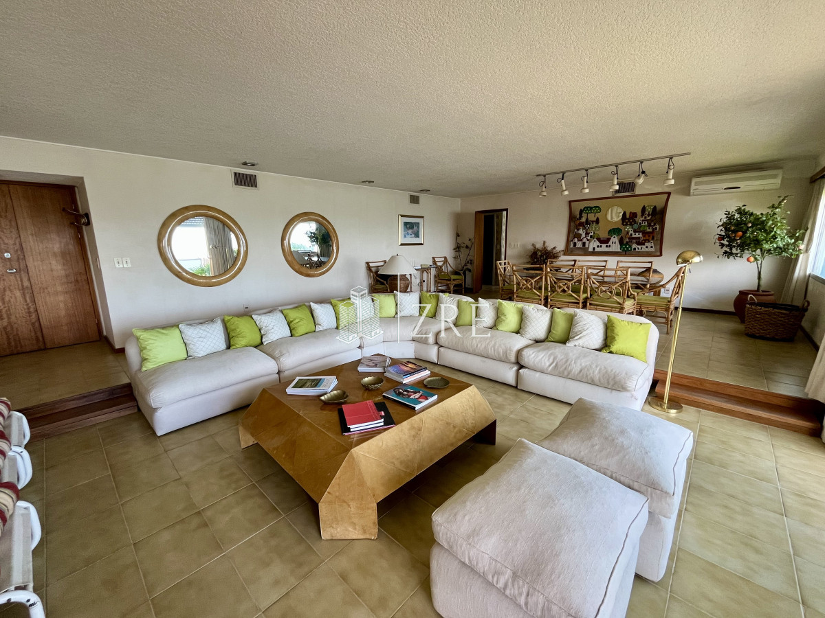 Apartamento ID.685 - Venta Apartamento en venta 3 dormitorios y dependencia en Punta Ballena
