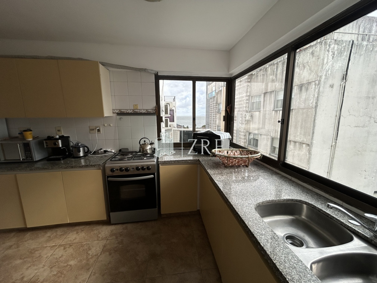 Apartamento ID.753 - Venta apartamento 3 dormitorios, Mansa, Punta del Este