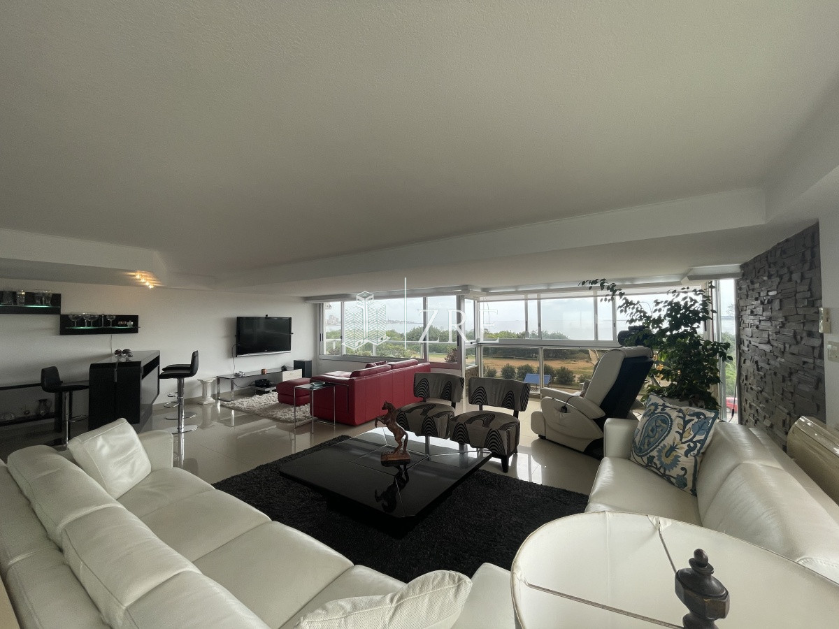 Apartamento ID.496 - Venta apartamento 3 dormitorios playa mansa Punta del Este