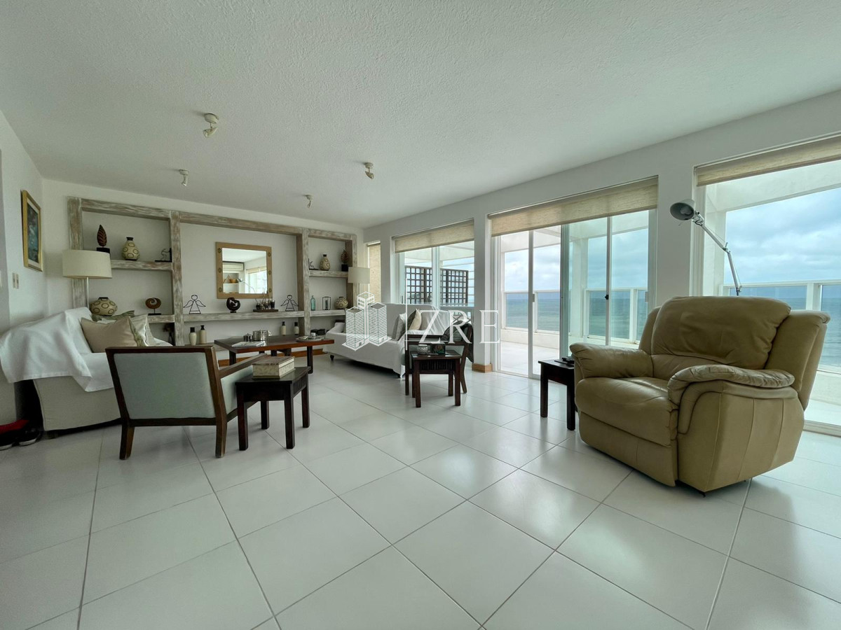 Apartamento ID.491 - Venta penthouse en primera linea de la Brava!