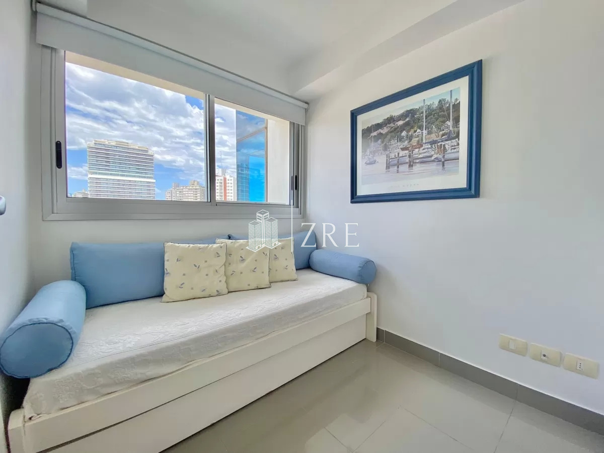 Apartamento ID.903 - Apartamento en Venta de tres dormitorios, Punta del Este 