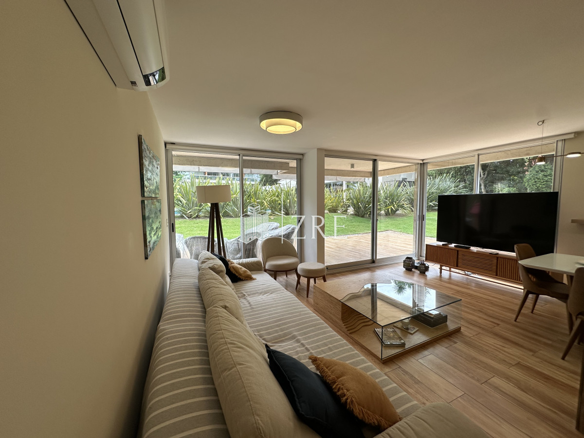 Apartamento ID.661 - Venta apartamento 3 dormitorios. Playa mansa, Punta del Este. 