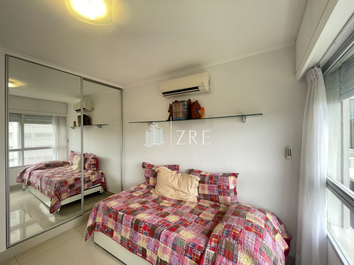 Apartamento ID.496 - Venta apartamento 3 dormitorios playa mansa Punta del Este