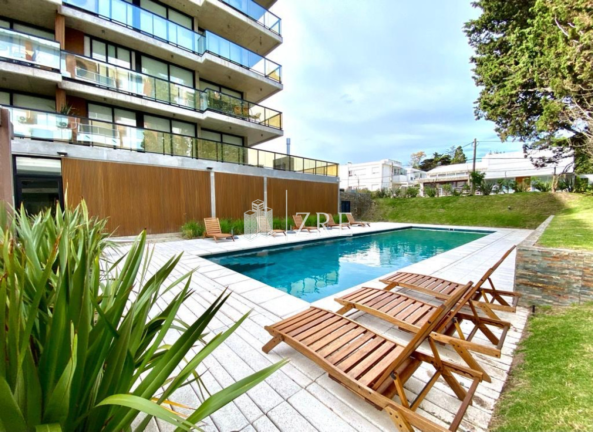 Apartamento ID.631 - Venta apartamento dos dormitorios primera linea, Mansa. Punta Del Este.