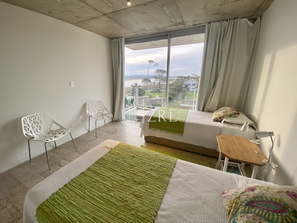 Apartamento ID.335 - Venta apartamento 3 dormitorios playa mansa Punta del Este