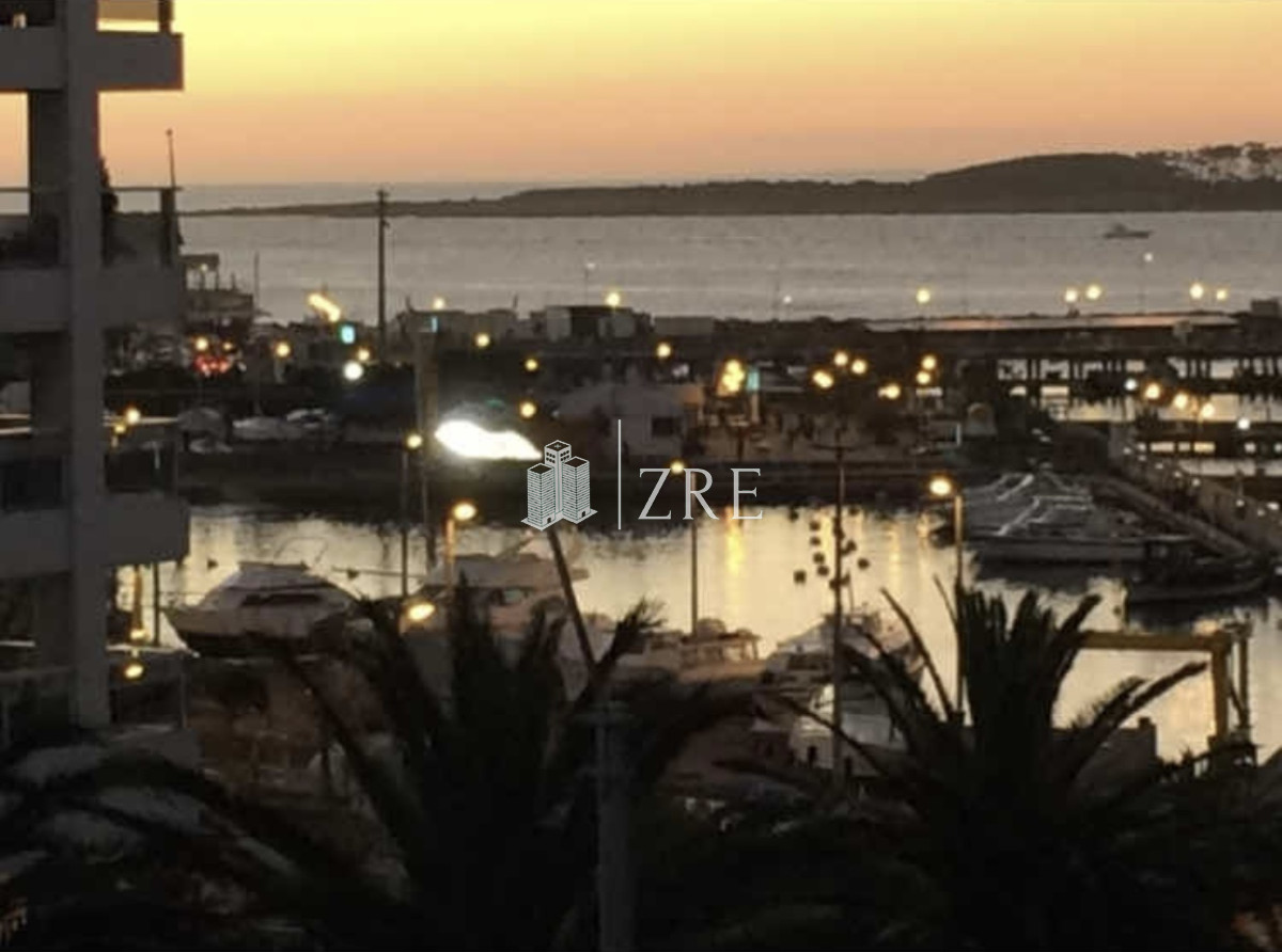 Apartamento ID.109 - Venta apartamento Punta del Este peninsula, con vista al mar