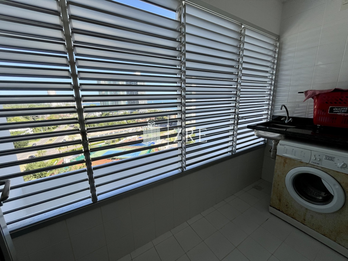 Apartamento ID.137 - Venta apartamento 3 dormitorios más dependencia, playa mansa. Punta del Este 