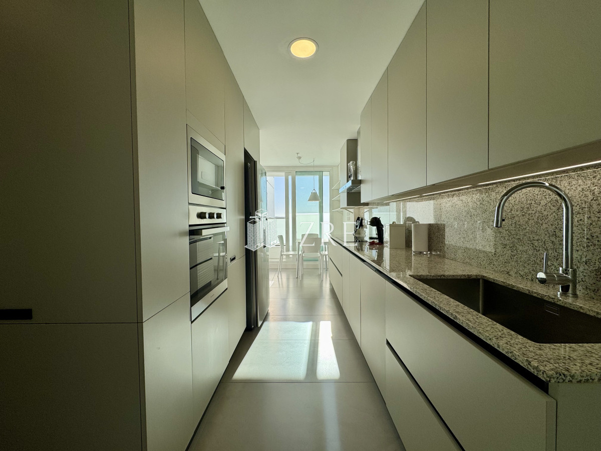 Apartamento ID.558 - Venta apartamento Punta del Este, playa brava 