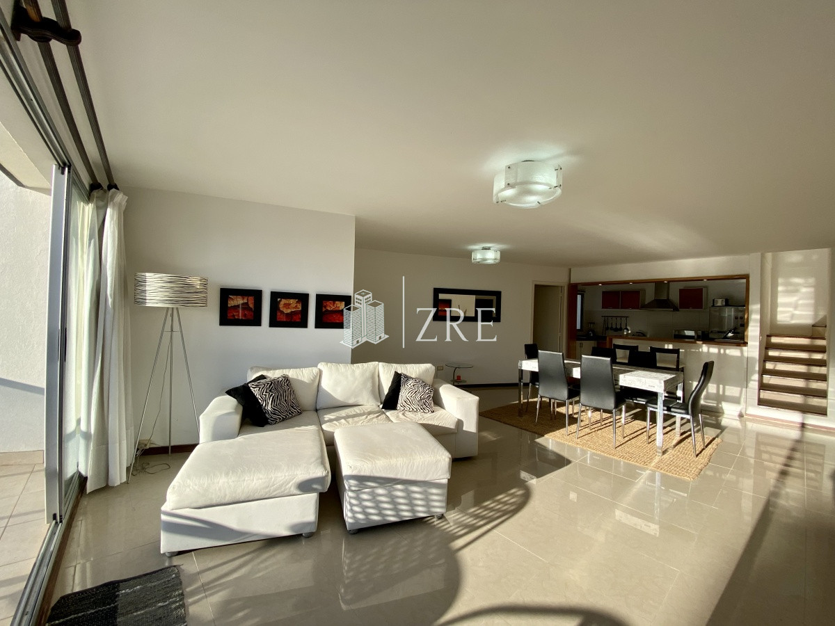 Apartamento ID.374 - Venta apartamento Penthouse primera linea de Playa Mansa!
