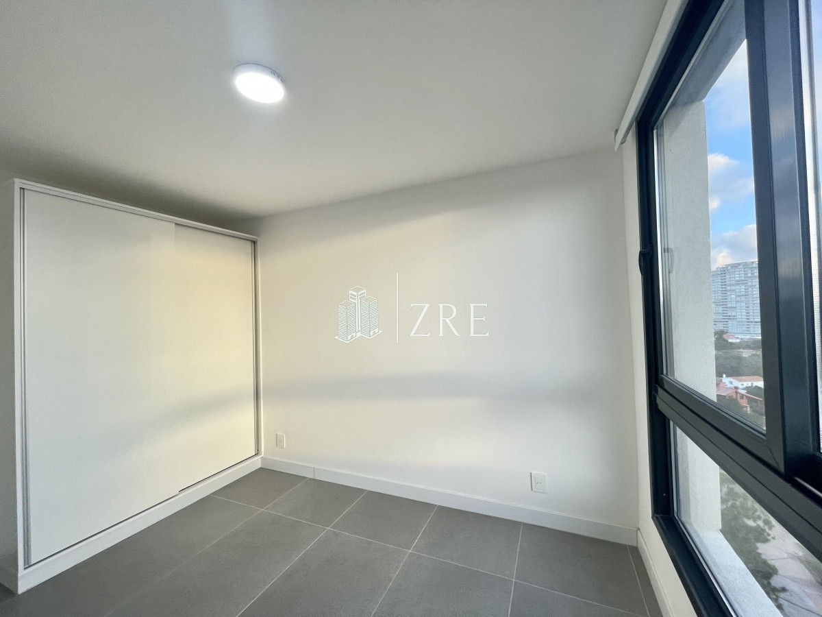 Apartamento ID.236 - Alquiler Anual - Apartamento 1 dormitorio y medio - Vista al Mar - Punta Del Este