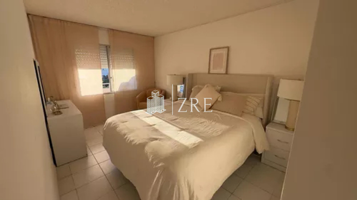 Apartamento ID.642 - Venta de apartamento dos dormitorios . Playa Brava, Punta Del Este.