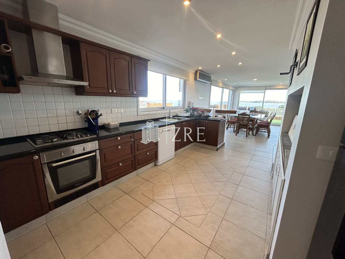 Apartamento ID.83 - Venta penthouse duplex Punta del Este primera linea Playa Mansa