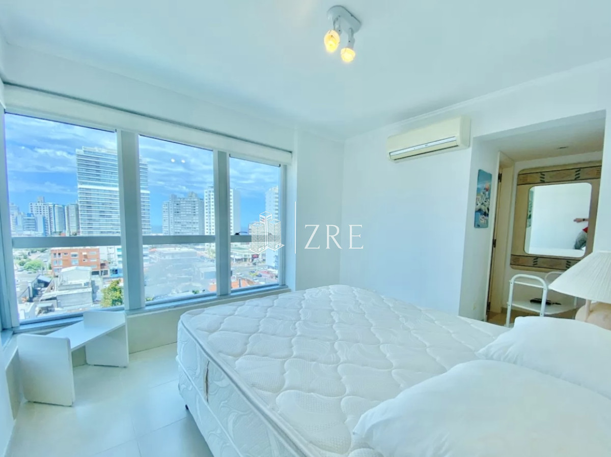 Apartamento ID.903 - Apartamento en Venta de tres dormitorios, Punta del Este 