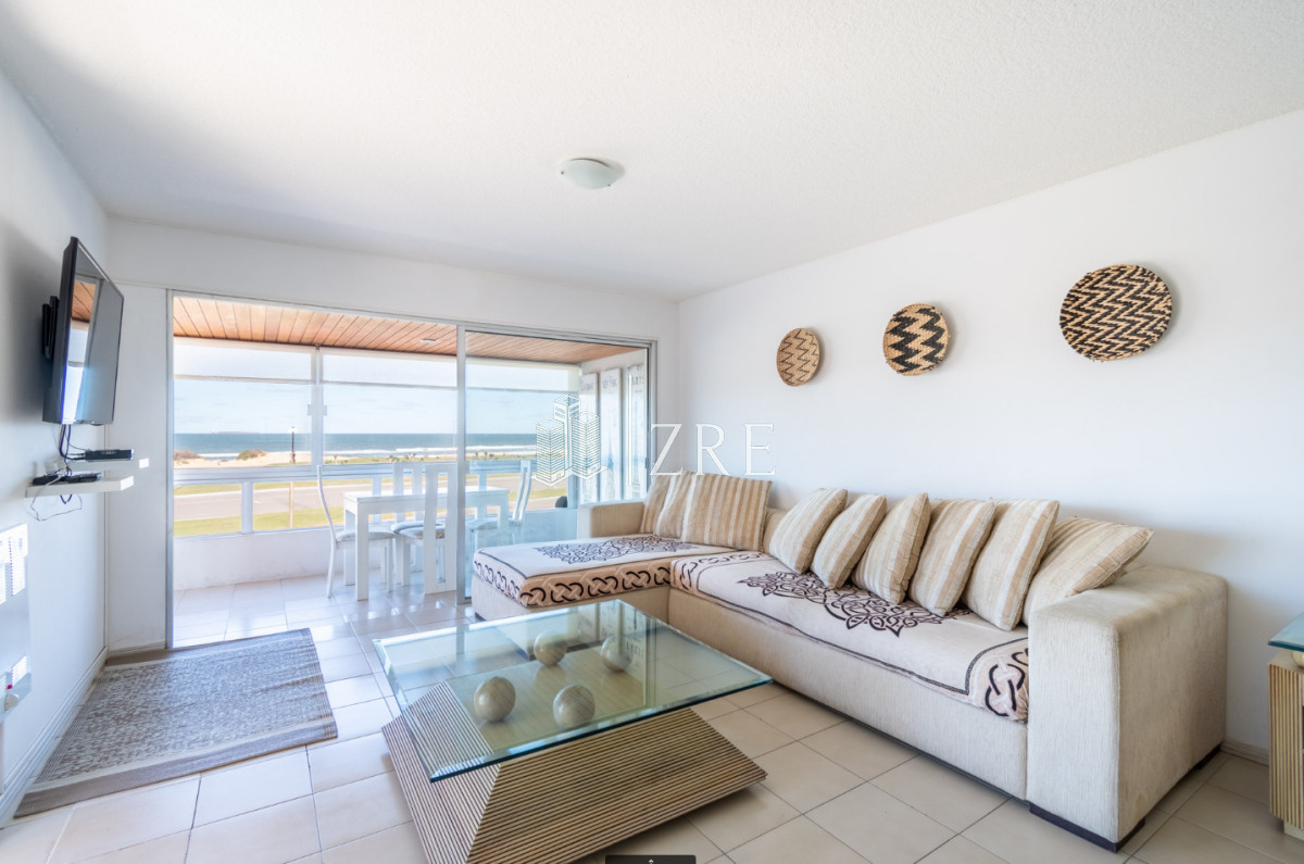 Apartamento ID.674 - Venta apartamento 3 dormitorios. Playa brava, Punta del Este. 