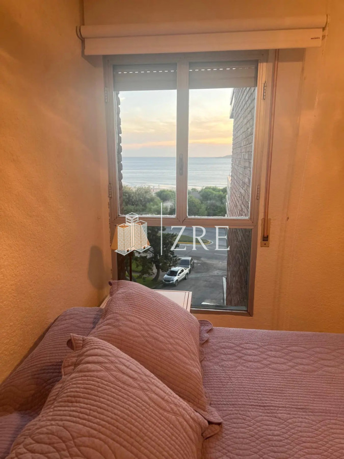 Apartamento ID.657 - Venta apartamento dos dormitorios. Playa mansa, Punta Del Este.
