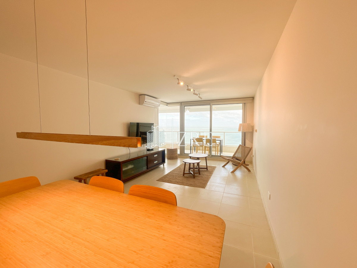 Apartamento ID.931 - Alquiler temporal, apartamento 2 dormitorios. Playa mansa, Punta del Este. 