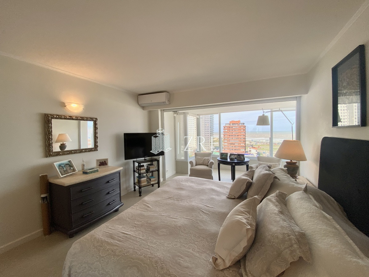 Apartamento ID.289 - Venta apartamento 3 dormitorios. Playa mansa, Punta del Este  