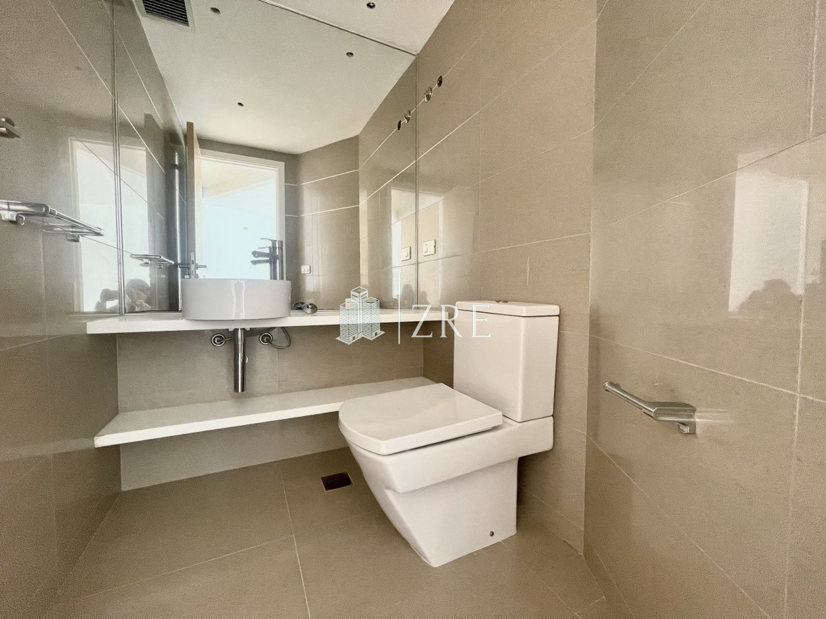 Apartamento ID.224 - Venta apartamento. 3 Dormitorios. Playa mansa, Punta del Este.