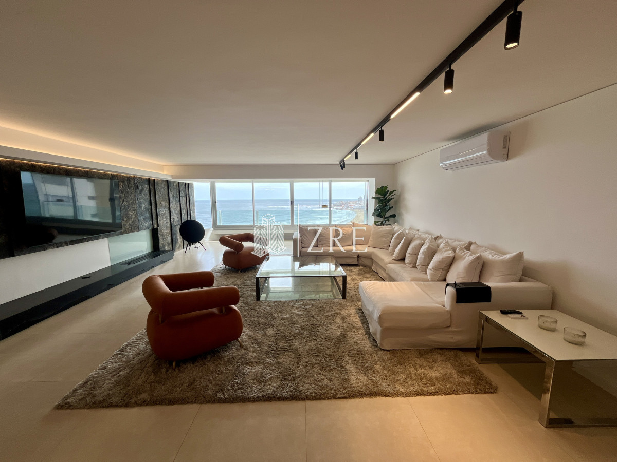 Apartamento ID.668 - Venta apartamento 4 dormitorios. Playa brava, Punta del Este 