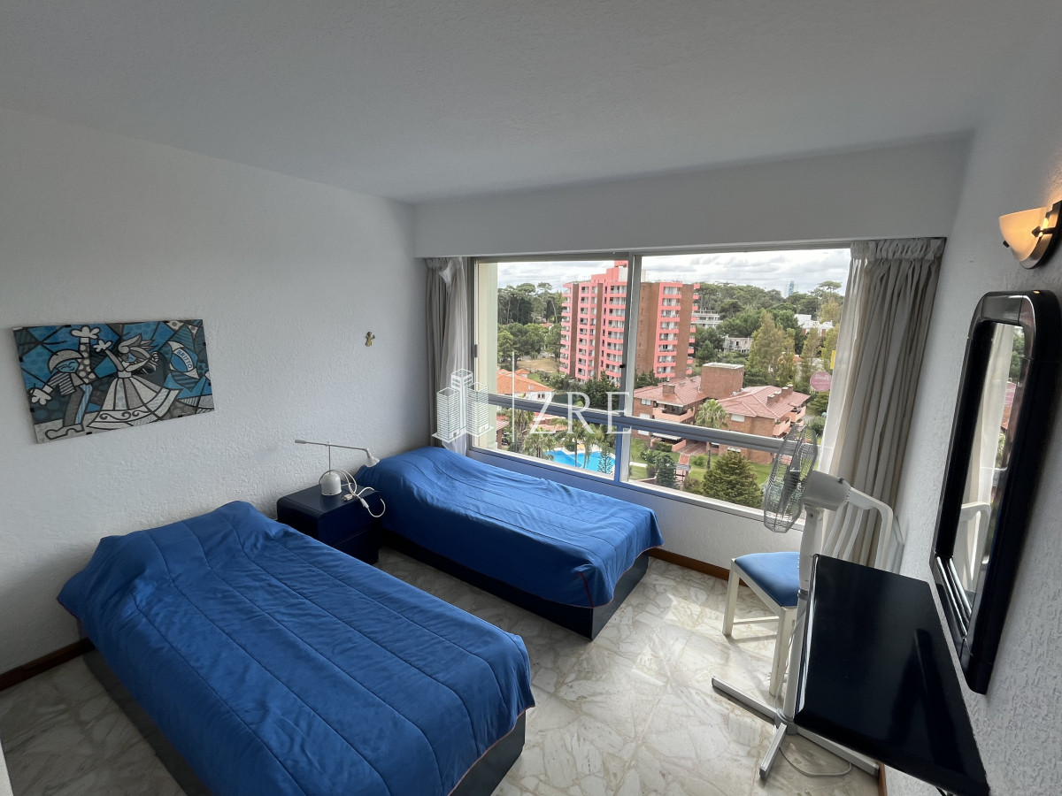 Apartamento ID.639 - Venta de apartamento tres dormitorios. 