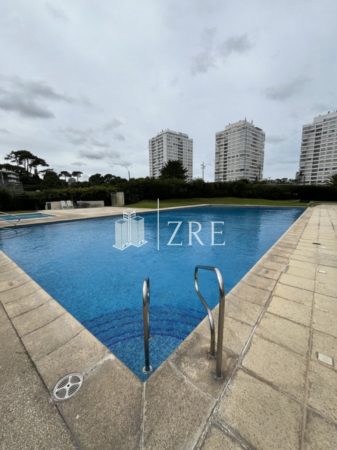 Apartamento ID.639 - Venta de apartamento tres dormitorios. 