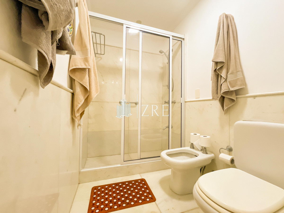 Apartamento ID.985 - Venta y alquiler apartamento en Península, Punta del Este 