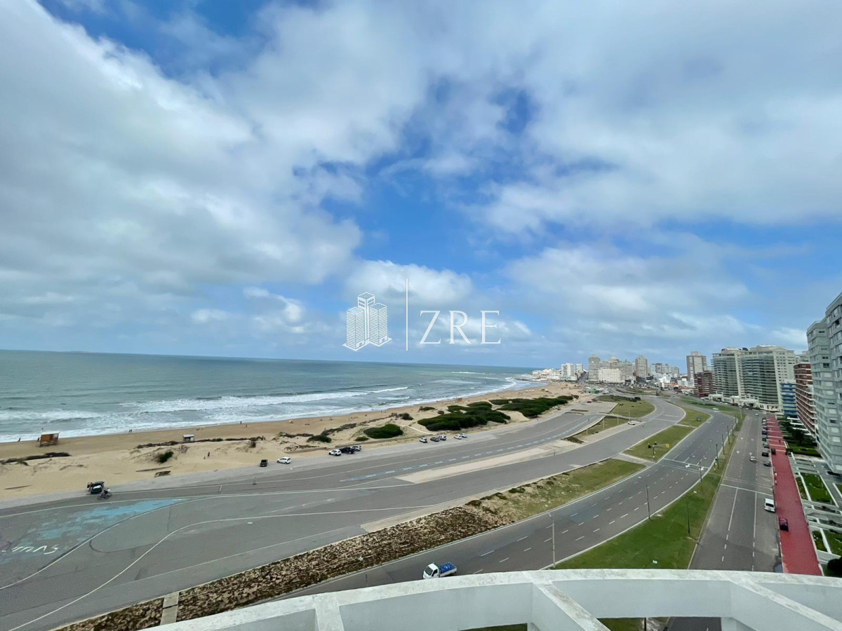 Apartamento ID.491 - Venta penthouse en primera linea de la Brava!