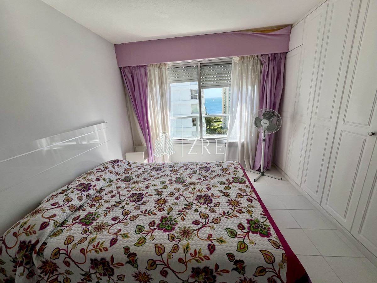 Apartamento ID.137 - Venta apartamento 3 dormitorios más dependencia, playa mansa. Punta del Este 