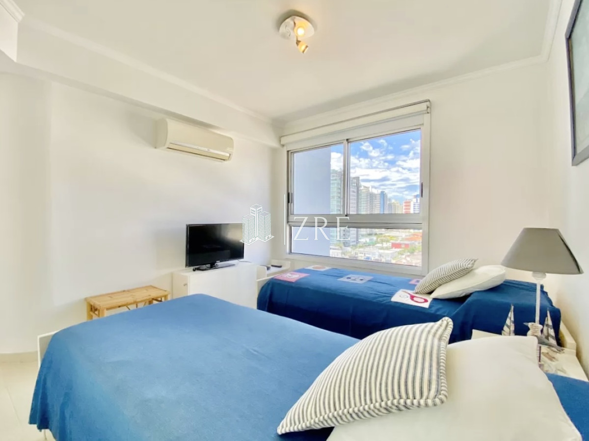 Apartamento ID.903 - Apartamento en Venta de tres dormitorios, Punta del Este 