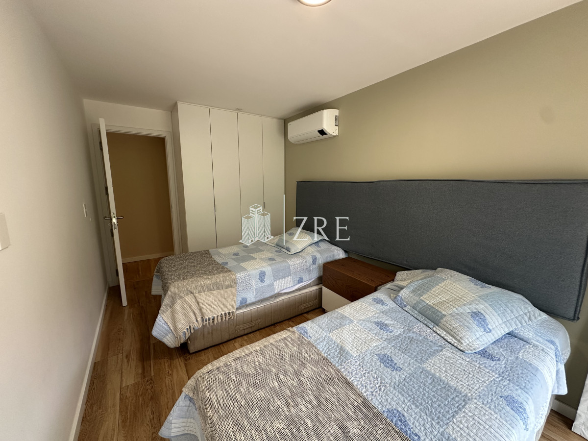 Apartamento ID.661 - Venta apartamento 3 dormitorios. Playa mansa, Punta del Este. 