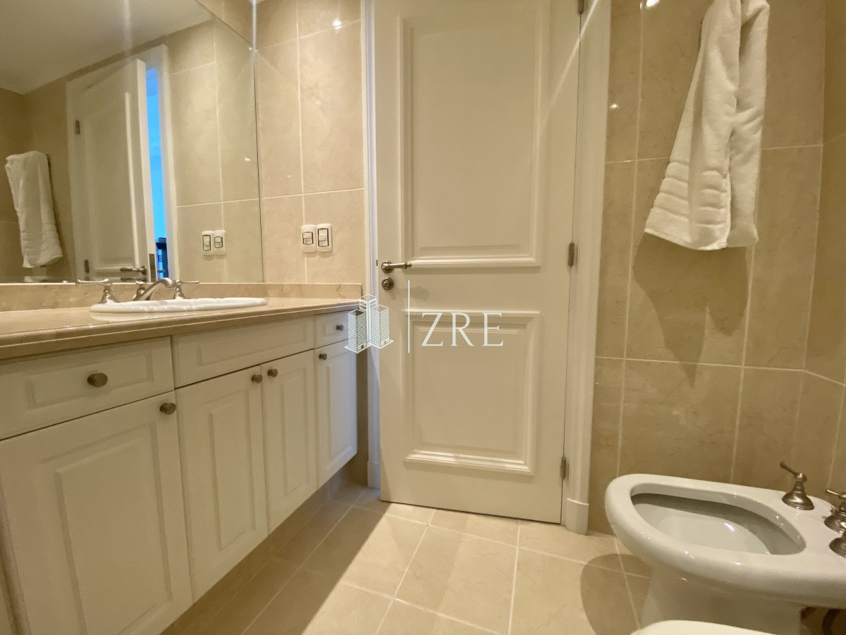 Apartamento ID.287 - Venta Departamento 3 Dormitorios en suite - Primera Línea Mansa 