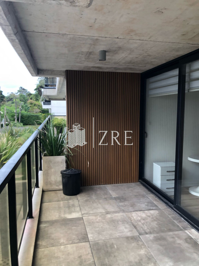 Apartamento ID.631 - Venta apartamento dos dormitorios primera linea, Mansa. Punta Del Este.