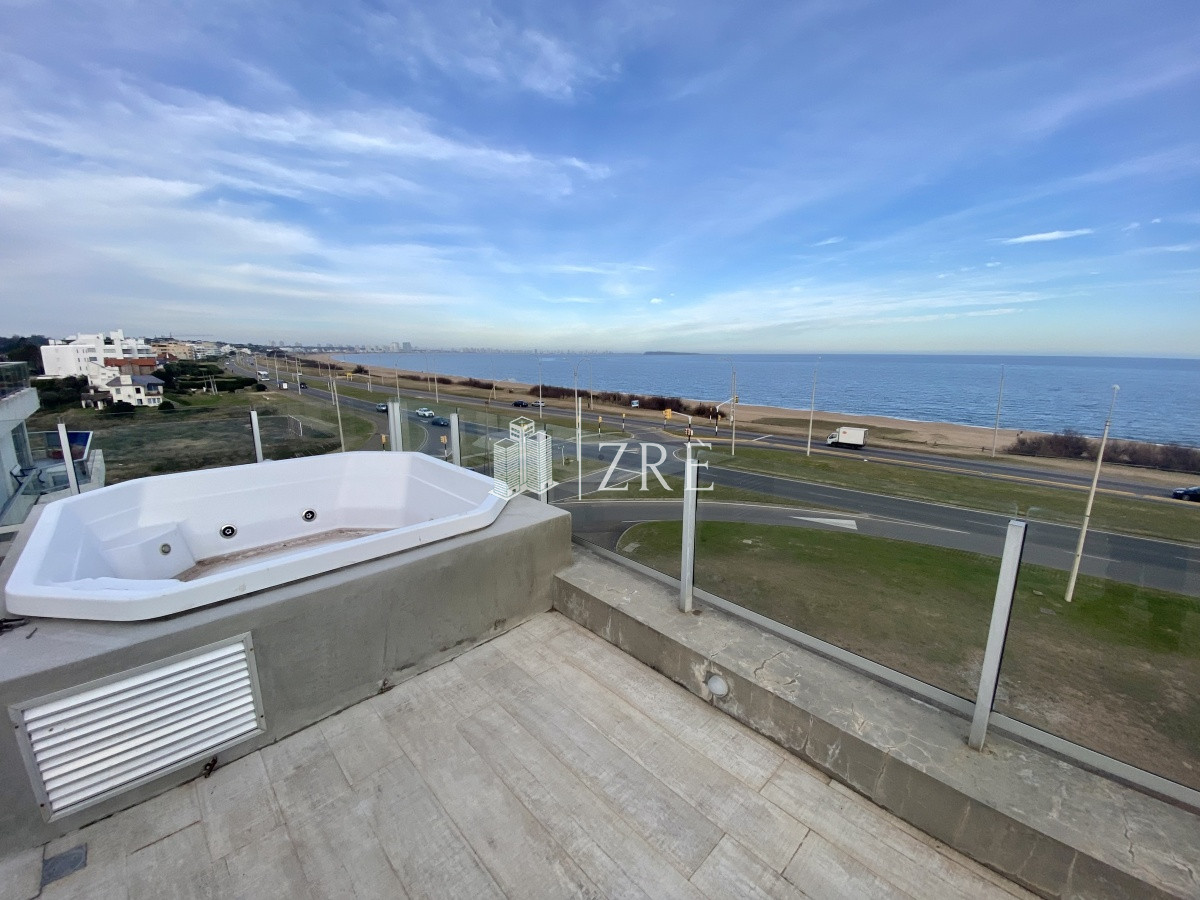 Apartamento ID.335 - Venta apartamento 3 dormitorios playa mansa Punta del Este