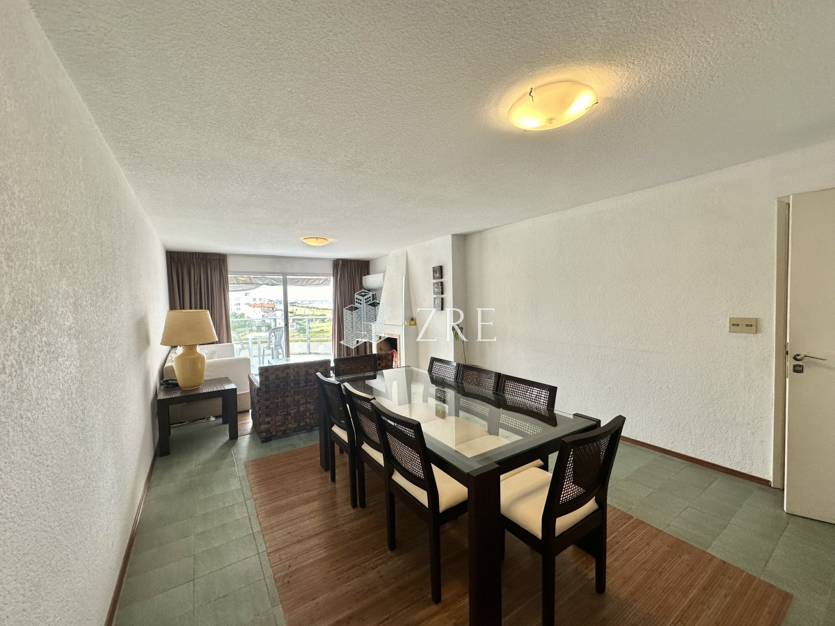 Apartamento ID.801 - Venta Apartamento - 3 Dormitorios 3 Baños - Primera linea Playa Mansa 