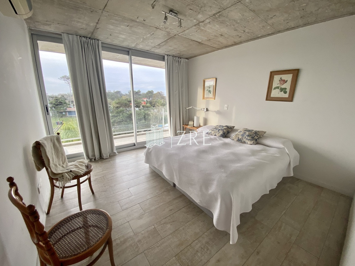 Apartamento ID.335 - Venta apartamento 3 dormitorios playa mansa Punta del Este