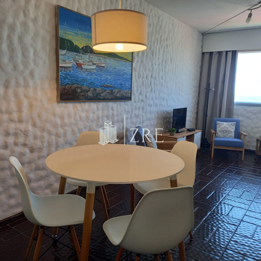 Apartamento ID.611 - Venta apartamento 1 dormitorio y medio. Playa brava, Punta del Este. 