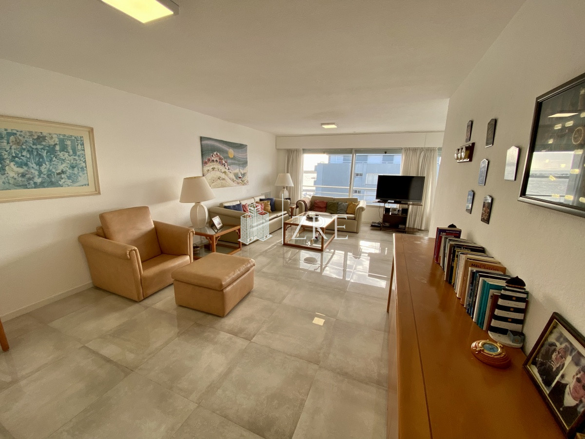 Apartamento ID.349 - Venta Apartamento 3 dormitorios en península Punta del Este 