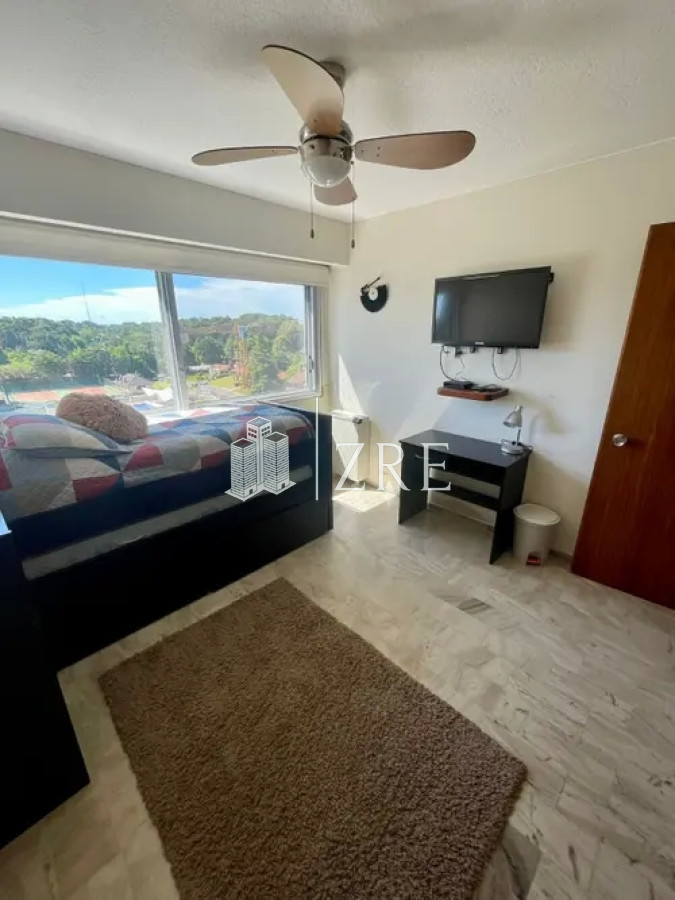 Apartamento ID.73 - Venta Apartamento 3 dormitorios y dependencia servicio