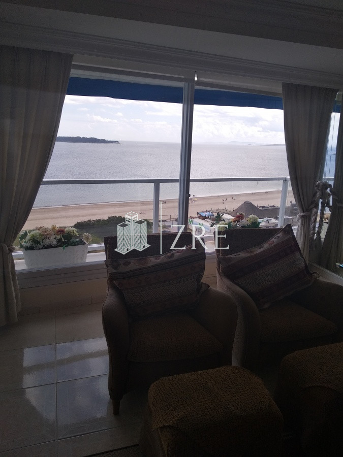 Apartamento ID.421 - Venta apartamento con vista al mar en playa mansa Punta del Este