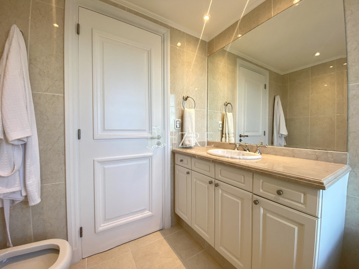 Apartamento ID.287 - Venta Departamento 3 Dormitorios en suite - Primera Línea Mansa 