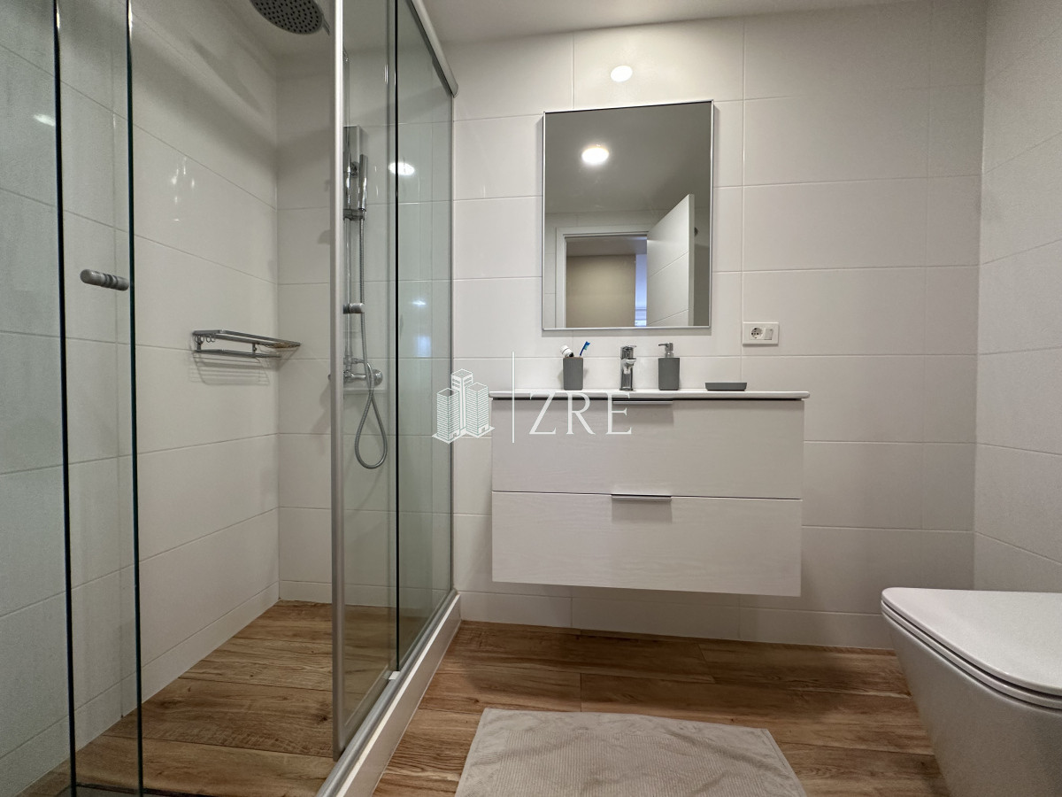 Apartamento ID.661 - Venta apartamento 3 dormitorios. Playa mansa, Punta del Este. 