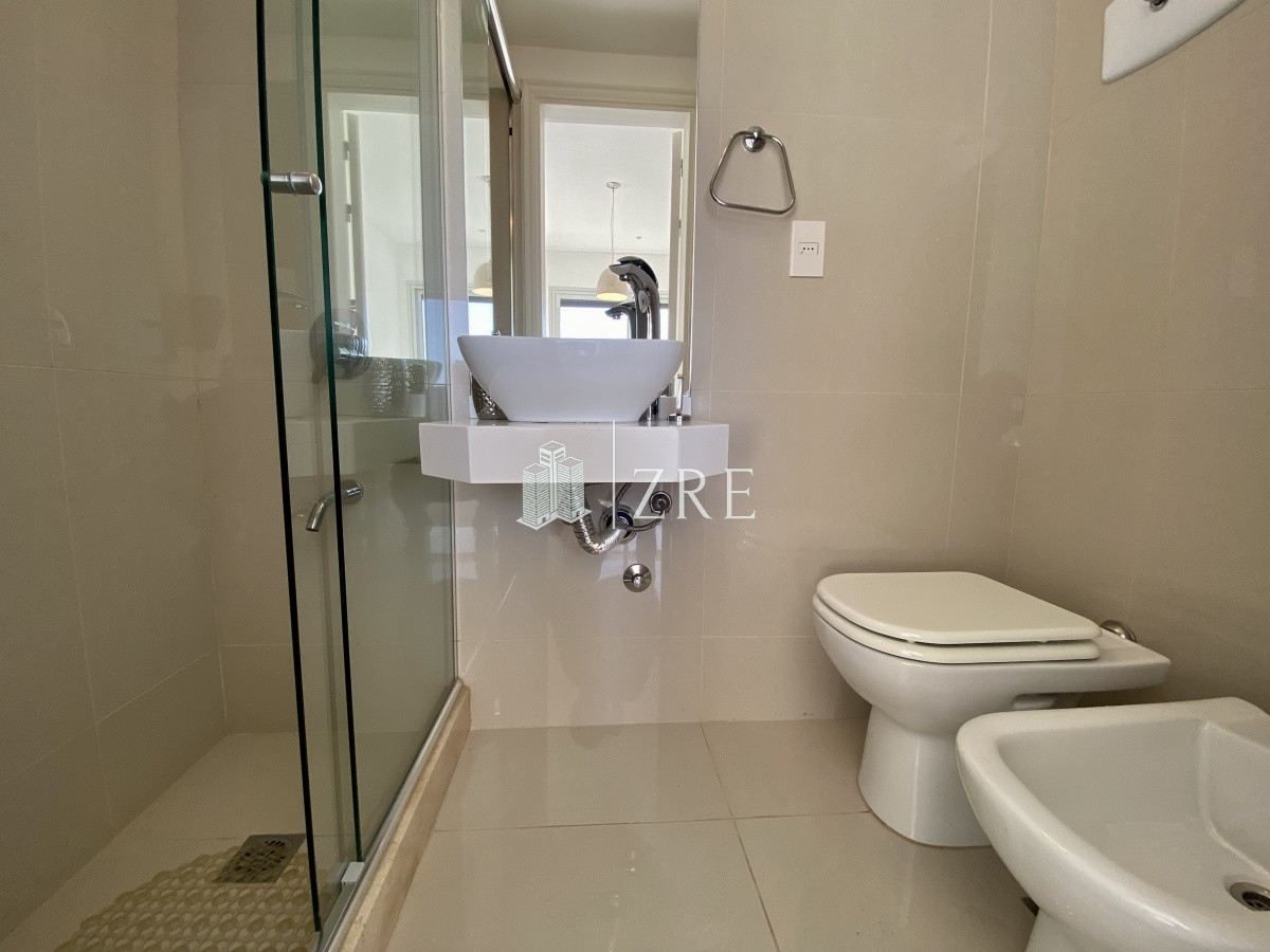 Apartamento ID.462 - Venta apartamento 4 dormitorios playa mansa Punta del Este