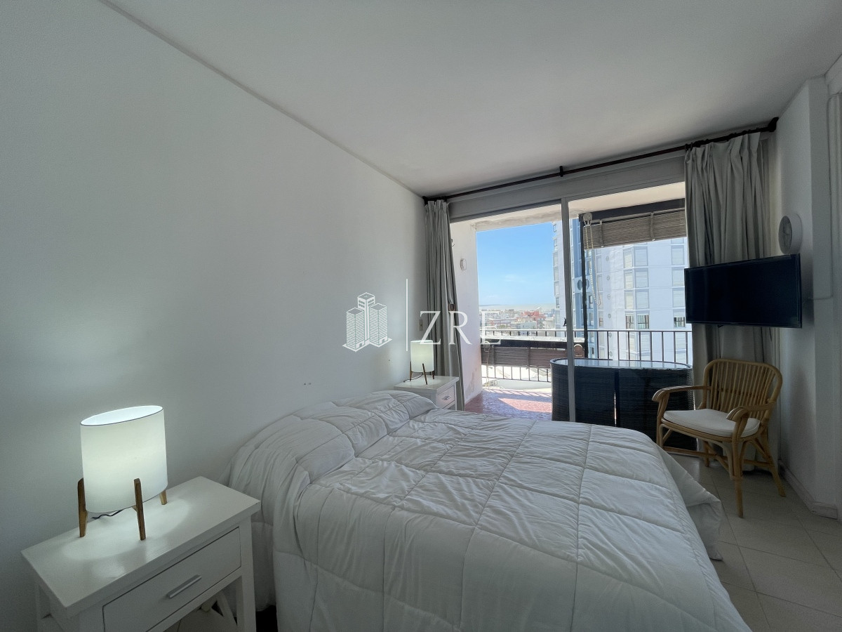 Apartamento ID.160 - Venta apartamento 1 dormitorio con vista al mar. Península, Punta del Este.  