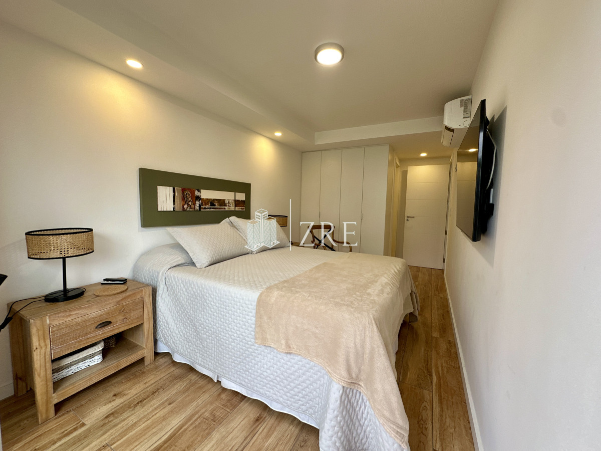Apartamento ID.660 - Venta apartamento 2 dormitorios. Playa mansa, Punta del Este. 