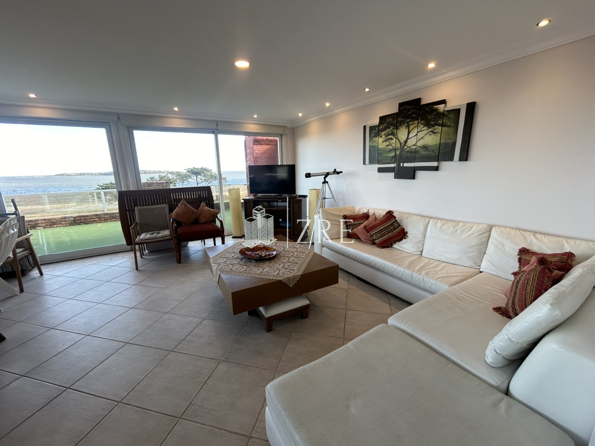 Apartamento ID.83 - Venta penthouse duplex Punta del Este primera linea Playa Mansa