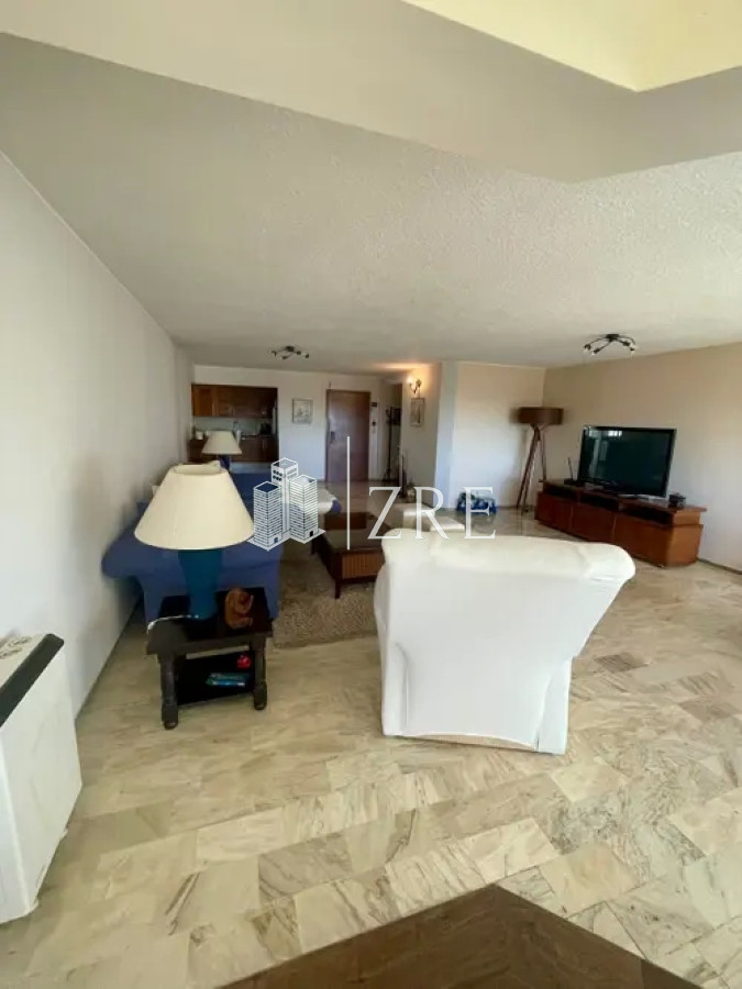 Apartamento ID.73 - Venta Apartamento 3 dormitorios y dependencia servicio