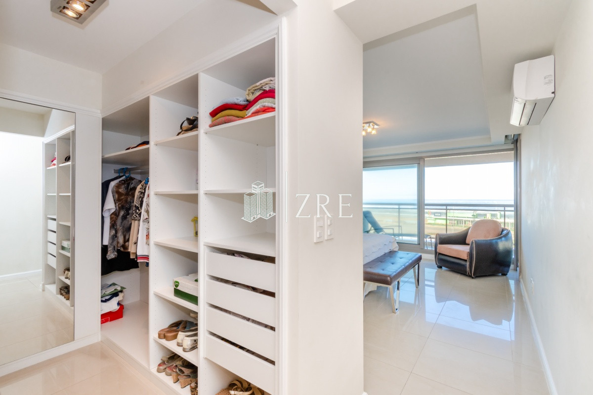 Apartamento ID.513 - Venta apartamento Imperiale II tres dormitorios y servicio playa brava Punta del Este