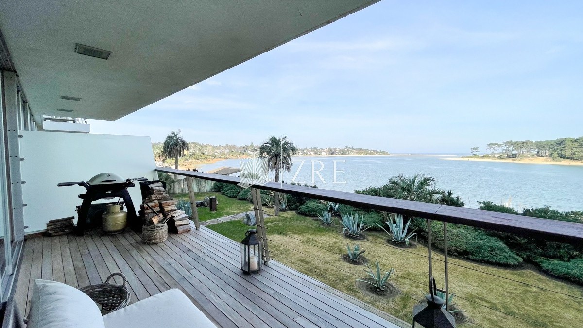 Apartamento ID.533 - Venta apartamento de 4 dormitorios Punta del Este