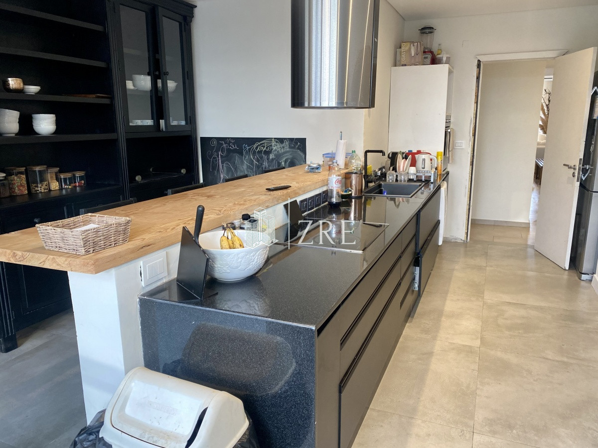 Apartamento ID.533 - Venta apartamento de 4 dormitorios Punta del Este